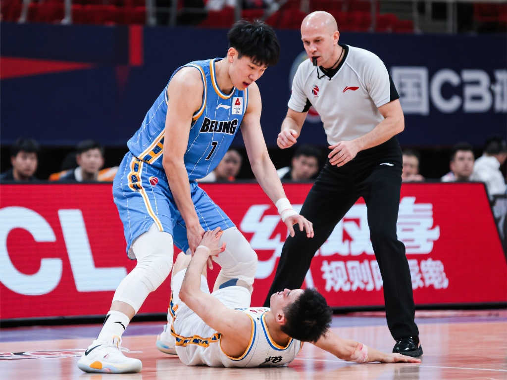 篮协回应曾凡博受伤犯规：承认误判但无法更改，并肯定外籍裁判水平